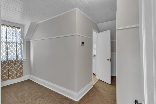 Building Photo - 225 S Park St