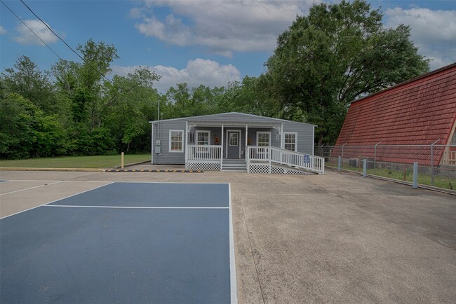 Building Photo - 715 Grand Ave