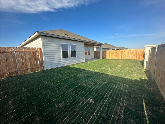 Building Photo - 400 Wedemeyer St