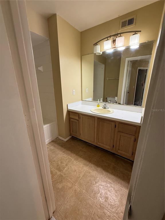 Building Photo - 490 N Pin Oak Pl
