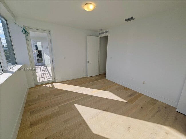 Building Photo - 10289 NW 75th Terrace