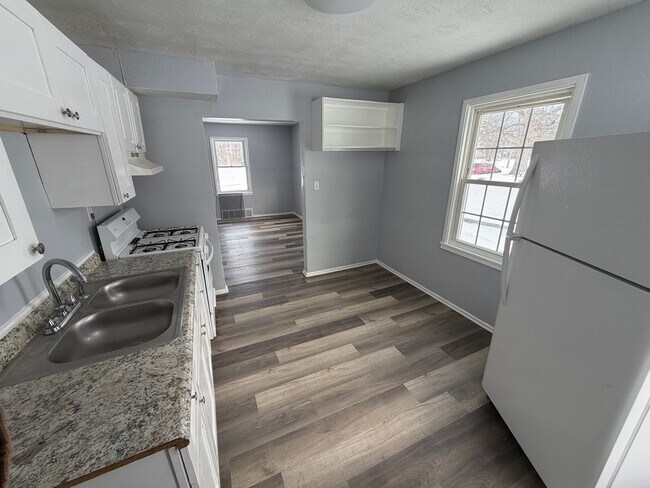 Building Photo - 863-863 N Central Dr