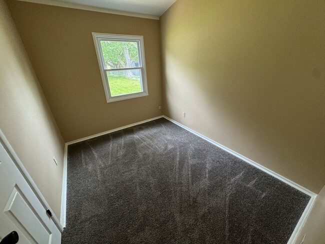 Building Photo - Spacious 3 Bedroom Home in Milan with Large Yard and Garage