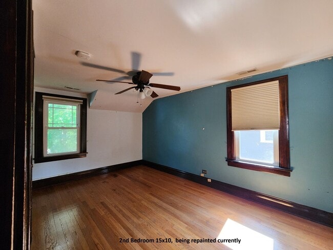 Building Photo - 335 W Palatine Rd