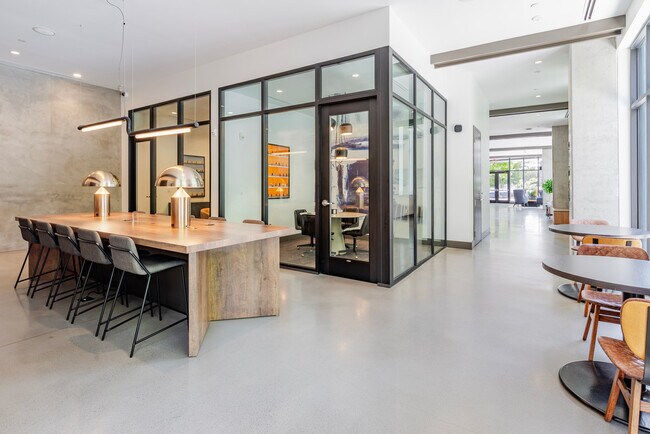 Building Photo - 238 13th St