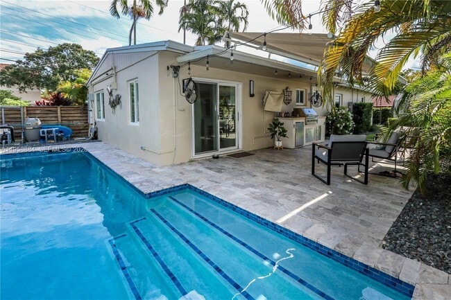 Building Photo - 930 N 11th Ct