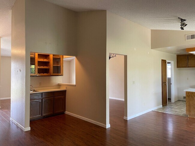 Building Photo - Separate Family Room and Living Room, Fireplace, RV Access