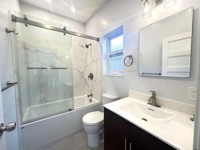 Building Photo - 1439