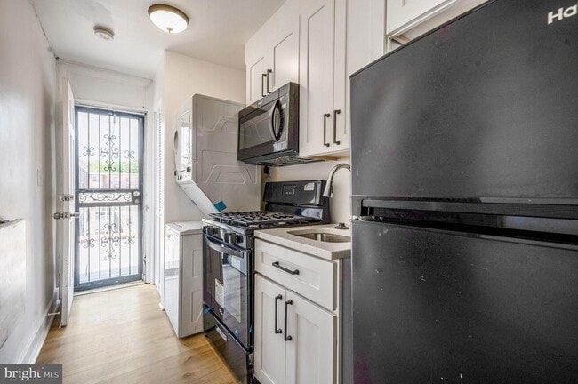 Building Photo - 2538 9th St NW