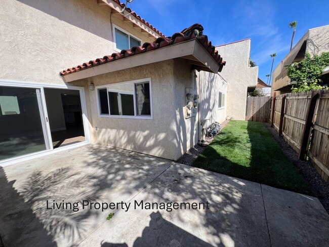 Building Photo - 18912 Valley Cir