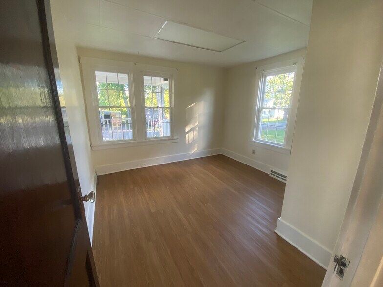 Building Photo - 108 Johnson St