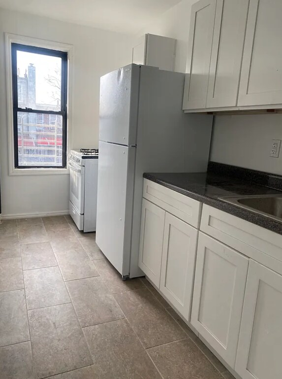 Building Photo - 426 E 35th St