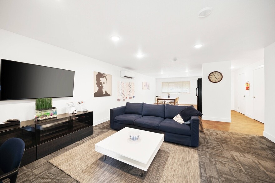Leasing Office - The Grove