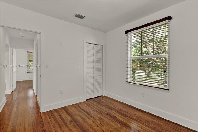 Building Photo - 1624 SW 11th Terrace