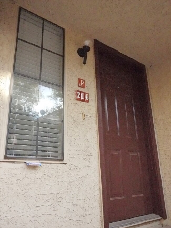 Building Photo - Great Location! 1 Bedroom 1 Bathroom Condo...