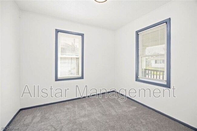 Building Photo - 961 Wyley Ave