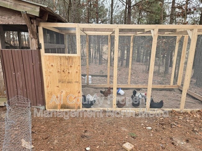 Building Photo - 2068 Corinth Rd