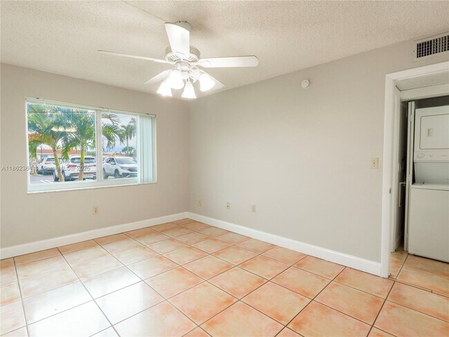 Building Photo - 10300 Coral Wy