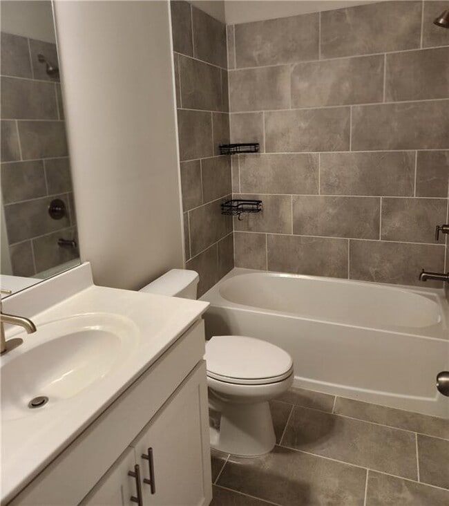 Building Photo - 5148 Golden Oak Cv