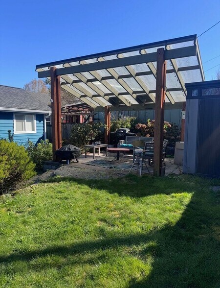 Building Photo - 8607 35th Ave SW
