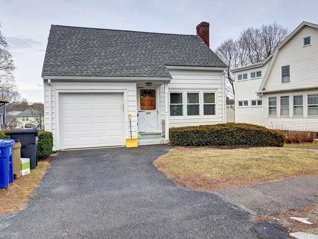 Building Photo - 317 Elmwood Ave