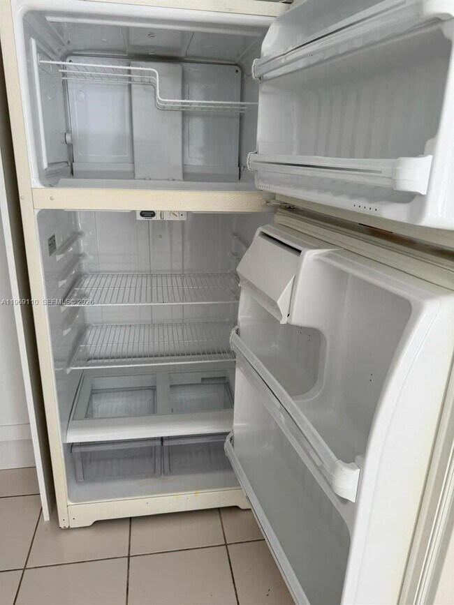 Building Photo - 1240 NE 12th Ave