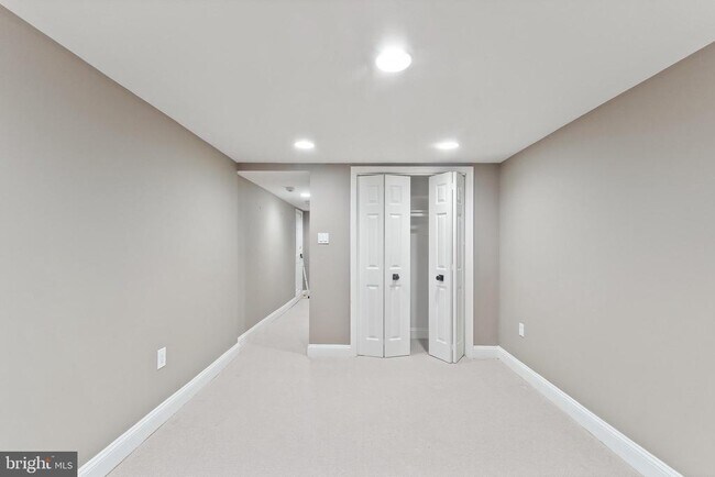 Building Photo - 3267 N St NW