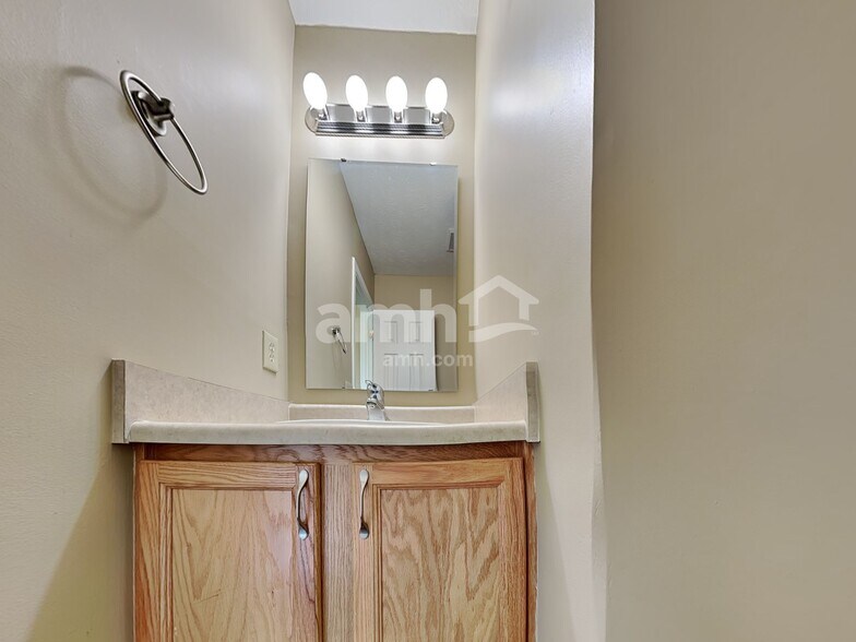 Building Photo - 5824 Twin River Ln