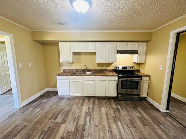 Building Photo - 4924 Dr L D Chapman St