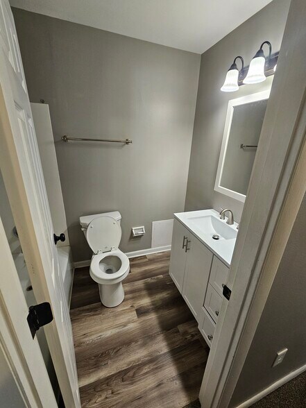 Building Photo - 5710 Coach Dr W