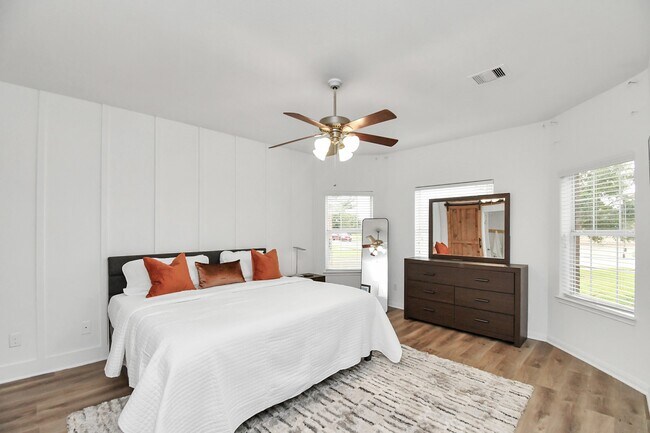 Building Photo - 6715 Plum Springs Ln