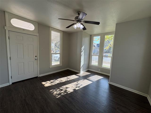 Building Photo - 715 W Day St