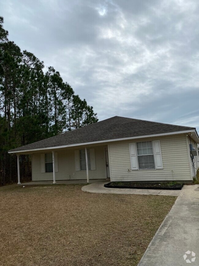 Building Photo - Beautiful 4/2.5 in Waveland, MS