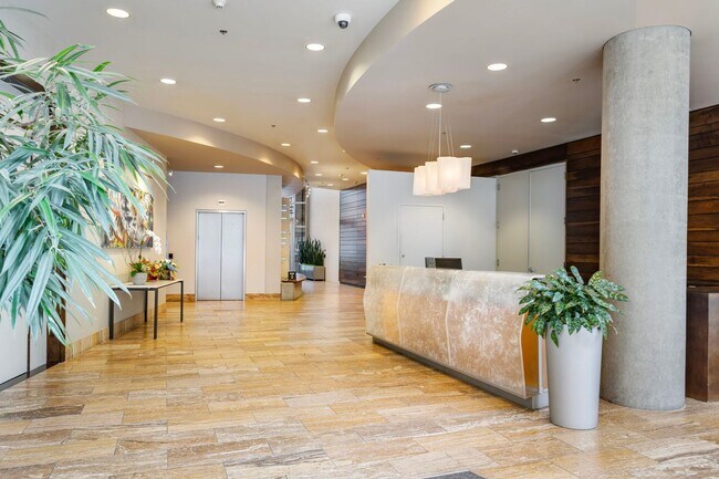 Building Photo - Park Place - 1 bed/1.5 bath/bonus room - Pearl District Condo w/NEW paint/bedroom carpet/parking/...