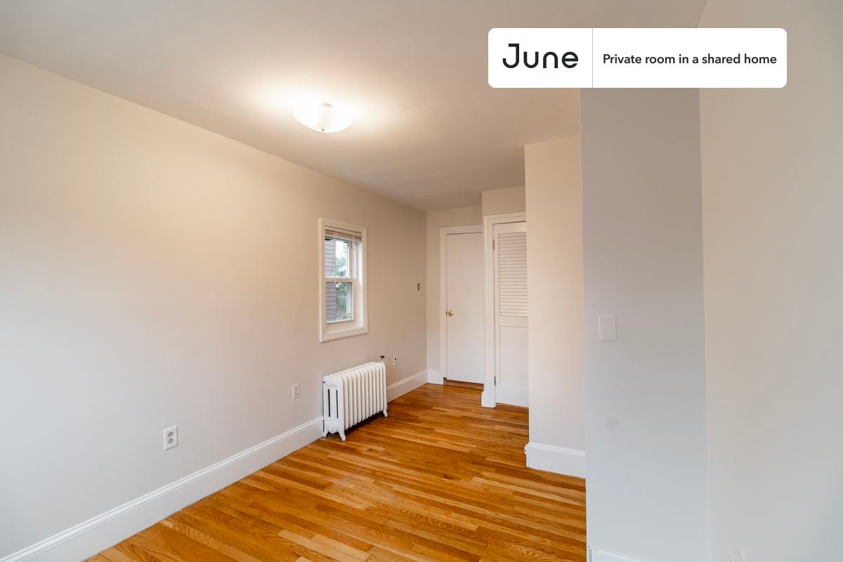 Building Photo - Room in Shared 4 bed/2 bath home