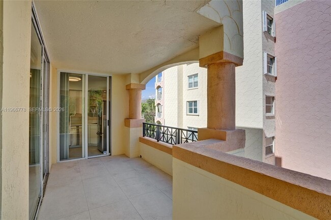 Building Photo - 1834 Brickell Ave