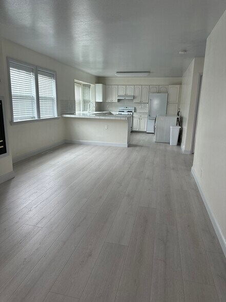 Open design Living room, dining , kitchen with plenty of natural light - 763 15th St