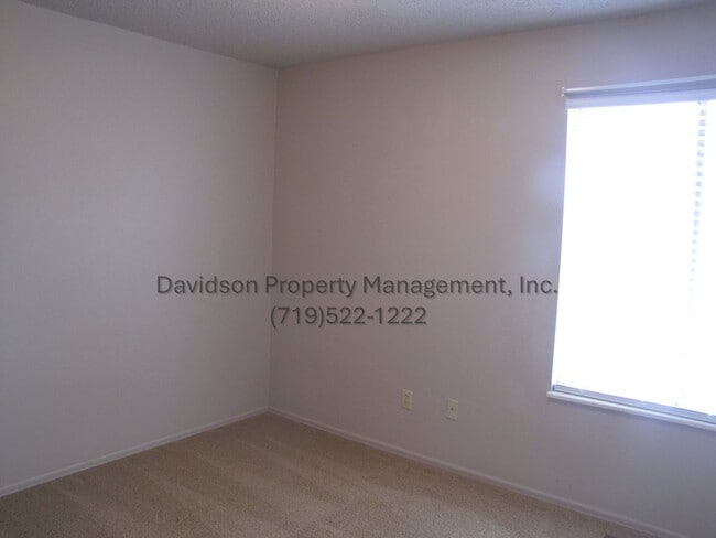 Building Photo - Charming 4-Bedroom House in Northeast Colo...