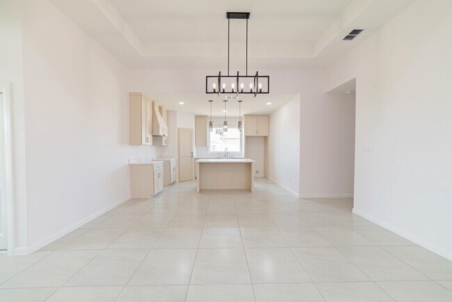 Building Photo - 154 Lagos Ave