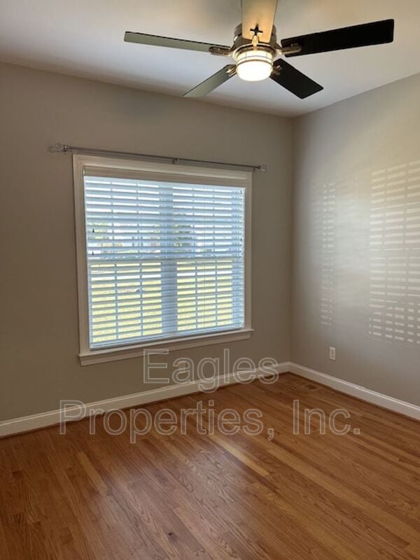 Building Photo - 304 Glenn Laurel Dr