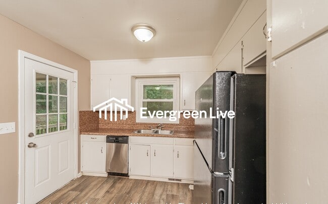 Building Photo - 417 Westwood Ave