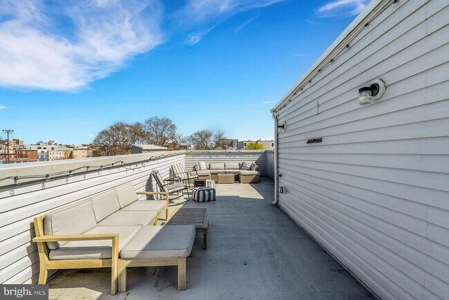 Building Photo - 709 N 19th St
