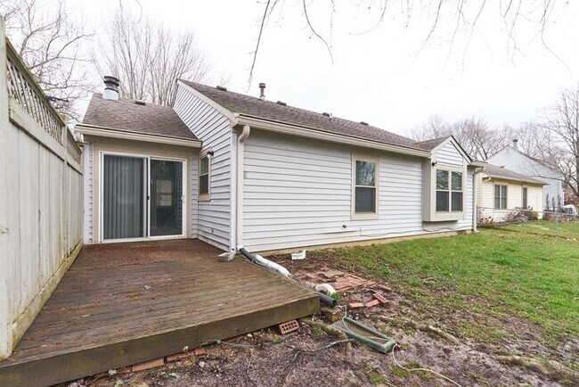 Building Photo - Updated Ranch with Deck in Pike Twp