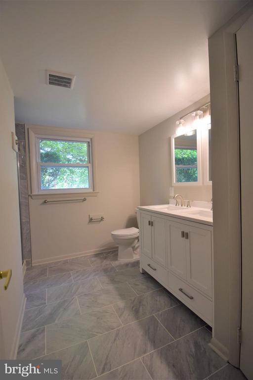 Building Photo - 4517 Kerrybrooke Dr