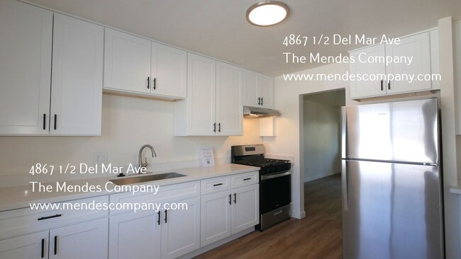 Building Photo - 4867 1/2 Del Mar Avenue-