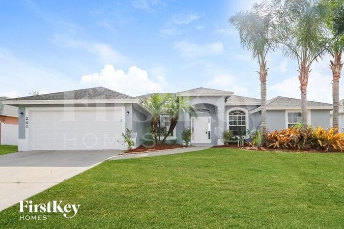 Primary Photo - 241 SW S Quick Cir