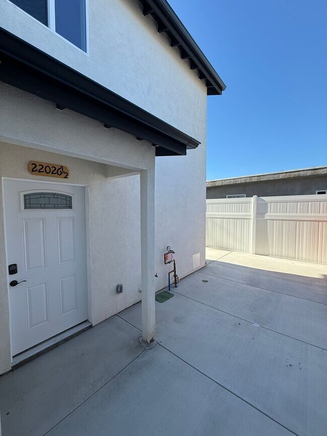 Building Photo - 22026 Saticoy St