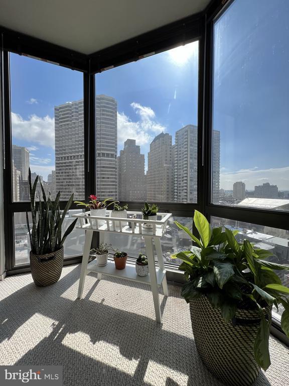 Building Photo - 2020 Walnut St