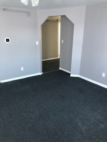 Building Photo - 4101 Fernhill Ave