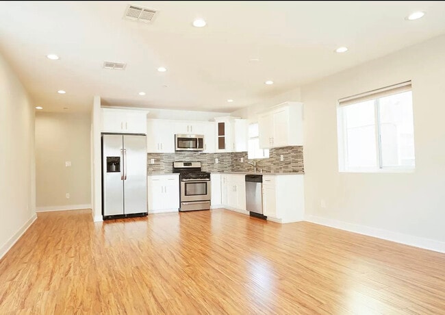 Building Photo - 4838 W 18th St